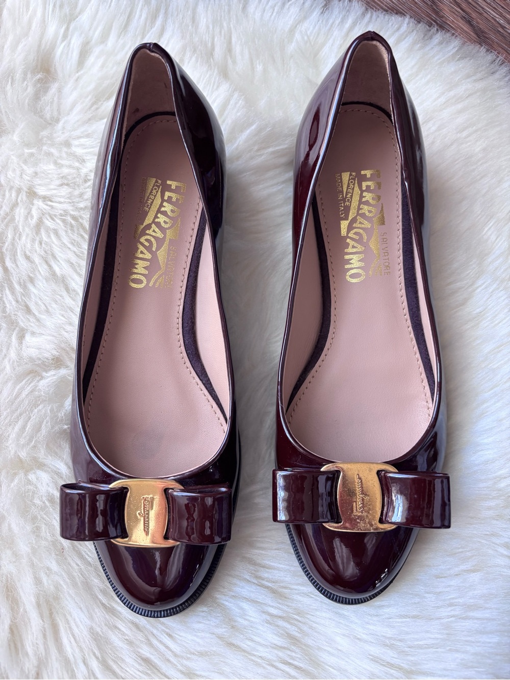 Salvatore Ferragamo Vara Bow Patent Leather Pumps Size: US6